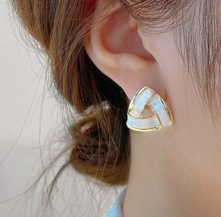 WHITE TRIANGLE STUD KOREAN EARRINGS