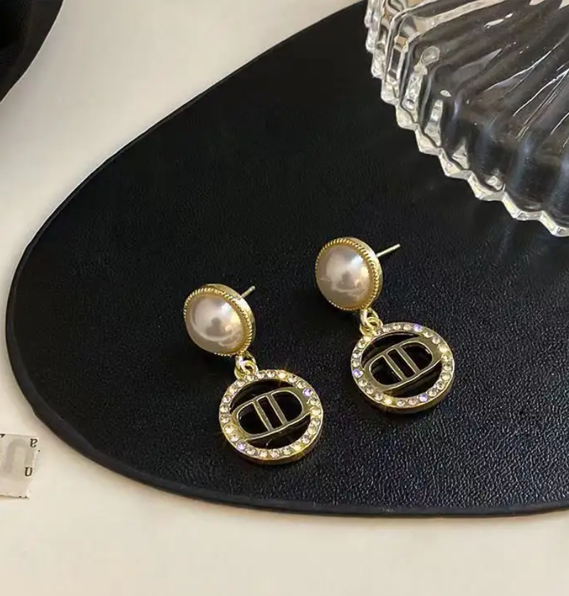 Pearl Drop / Stud Earring