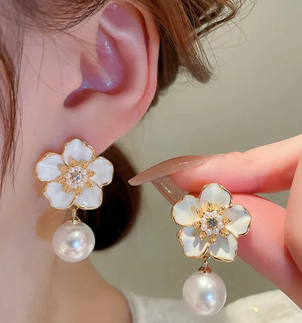 Pearl Drop Flower Earring