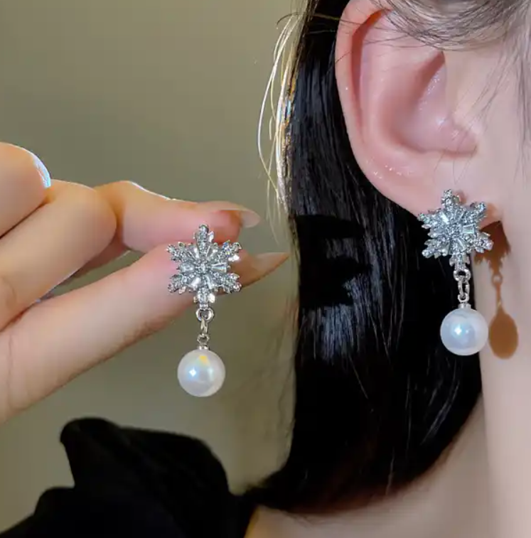 Snowflake Pearl Drop / Stud Earring