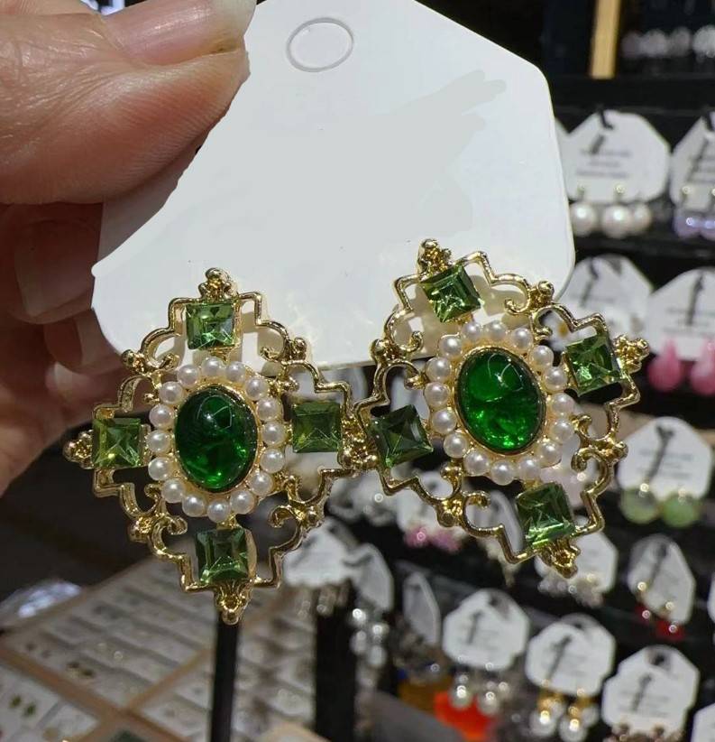 GREEN CRYSTAL & PEARLS KOREAN STUD EARRINGS