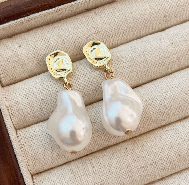 WHITE PEARLS DROP KOREAN EARRINGS