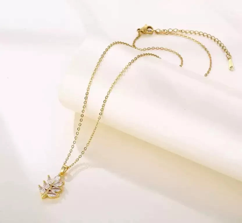 Leaf Pendant Chain Necklace