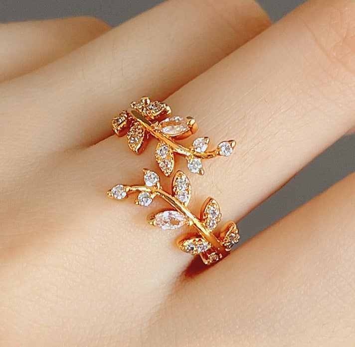 Floral Leaf Ad Stone Finger Ring