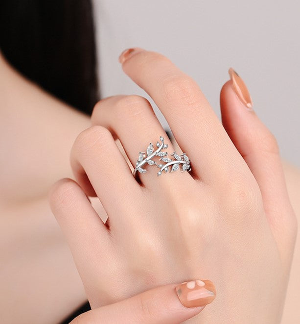 Floral Leaf Ad Stone Finger Ring